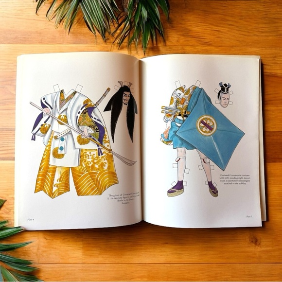 Kabuki Costumes Paper Dolls by Ming-Ju Sun – Dover Publications (1995) - Picture 5 of 9